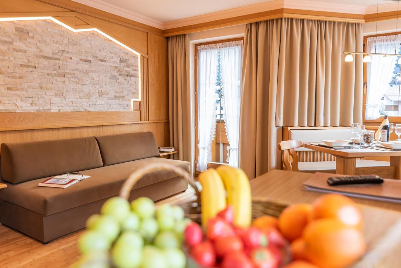 Hotel Garni Apart Tina Ischgl Exteriör bild