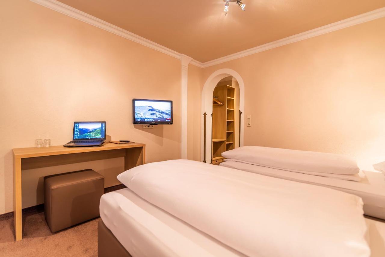 Hotel Garni Apart Tina Ischgl Exteriör bild