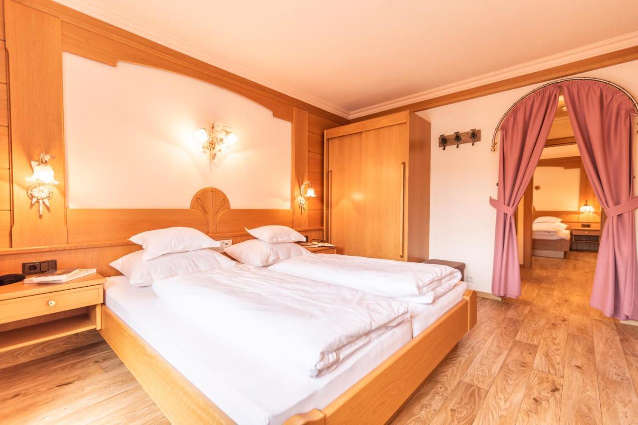 Hotel Garni Apart Tina Ischgl Exteriör bild