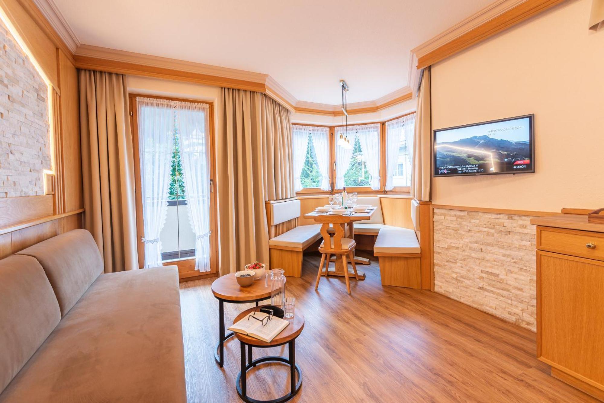 Hotel Garni Apart Tina Ischgl Exteriör bild
