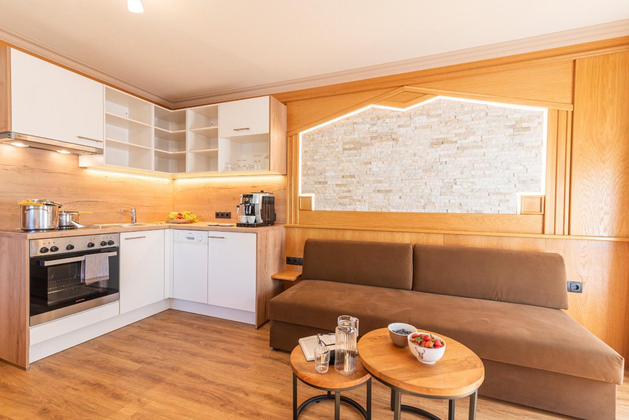 Hotel Garni Apart Tina Ischgl Exteriör bild