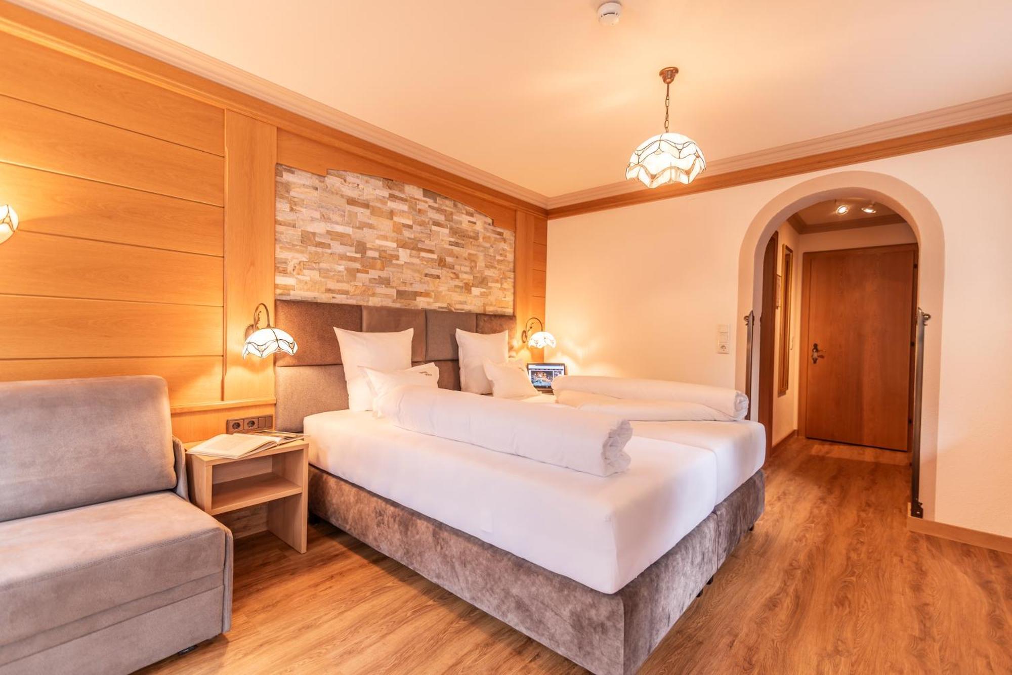 Hotel Garni Apart Tina Ischgl Exteriör bild