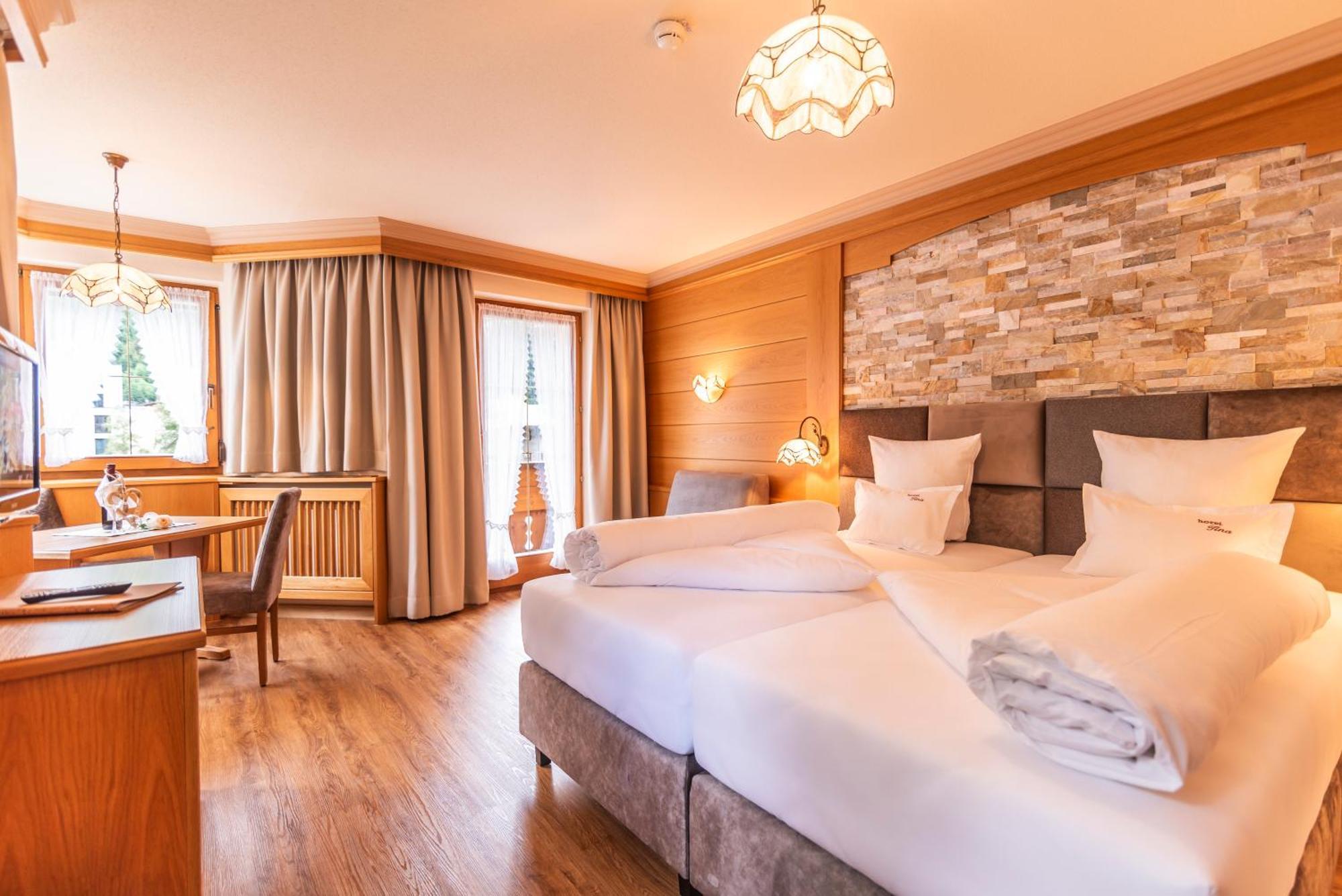 Hotel Garni Apart Tina Ischgl Exteriör bild