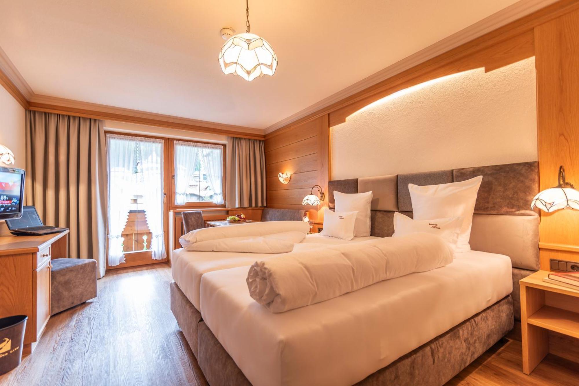 Hotel Garni Apart Tina Ischgl Exteriör bild
