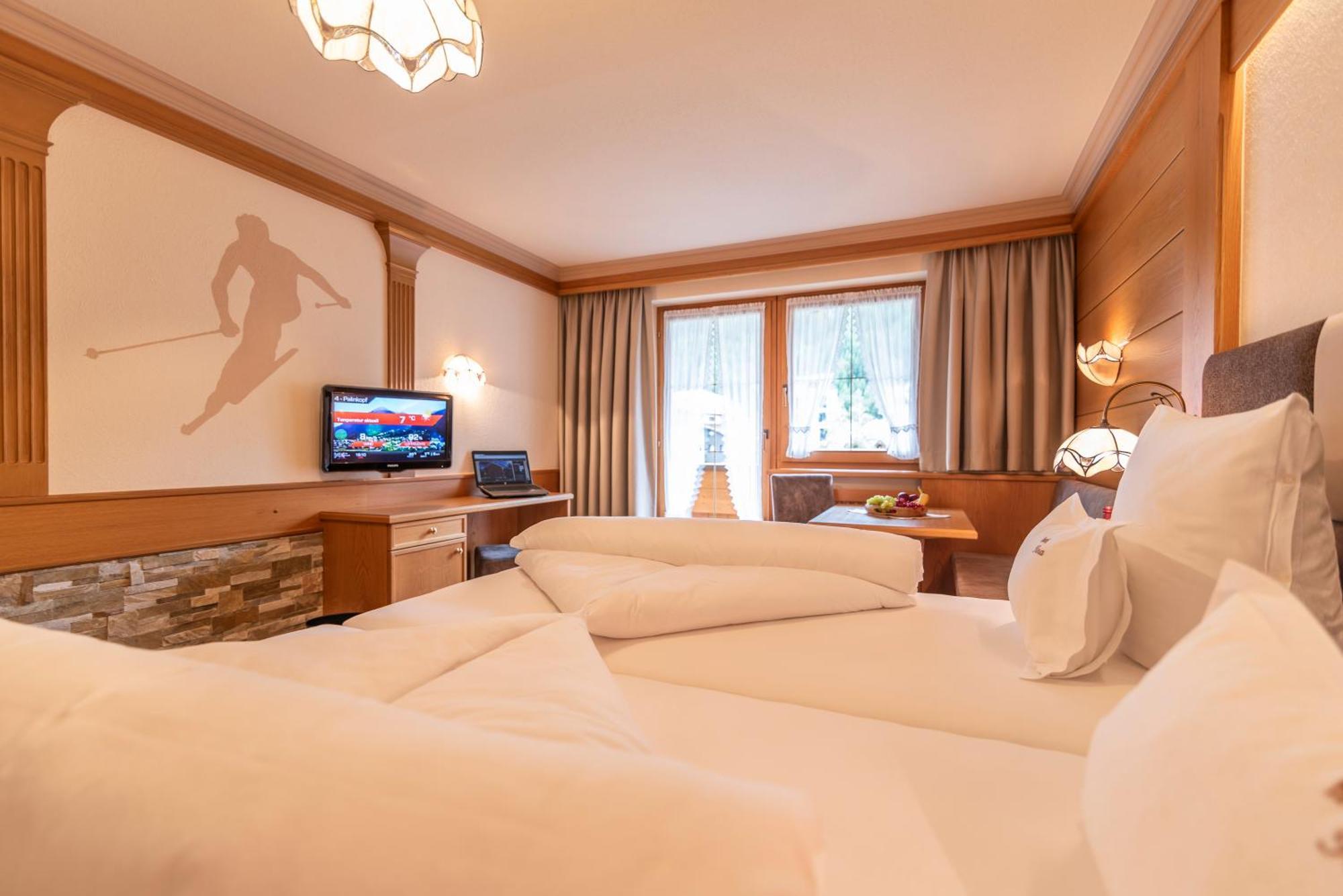 Hotel Garni Apart Tina Ischgl Exteriör bild